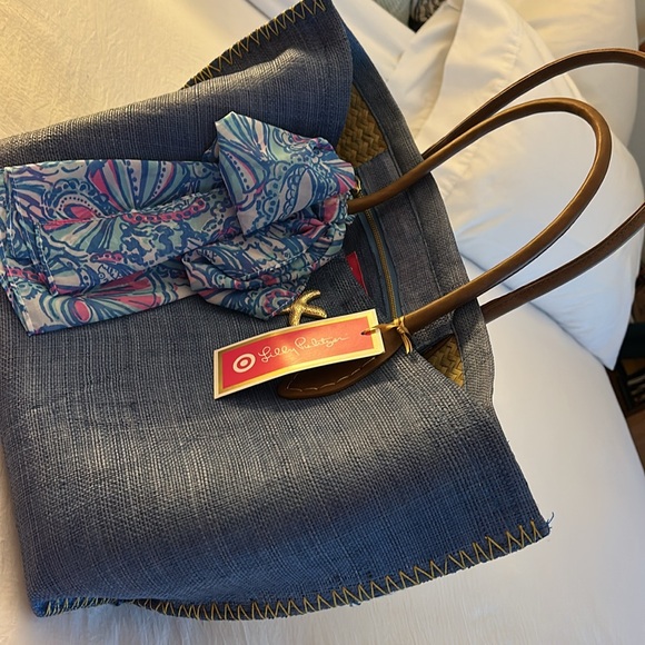 Lilly Pulitzer Blue beach bag with Scarf with Tropical Print - Picture 2 of 4